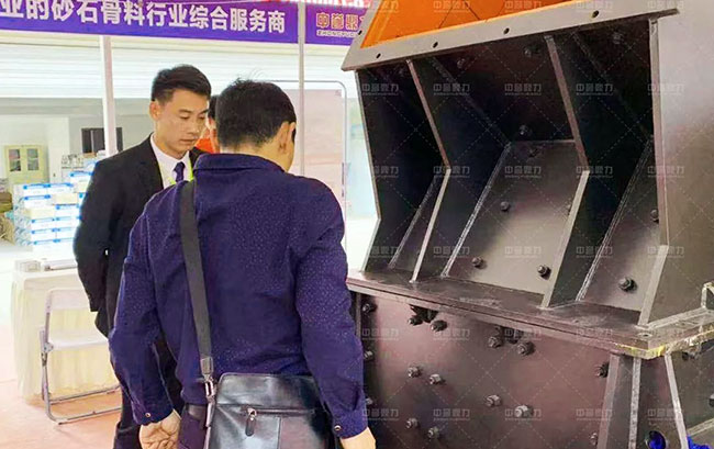 ���u(y��)�����Ĵ��k��̎���������H���[��(hu��)�M(j��n)������Ʒչ