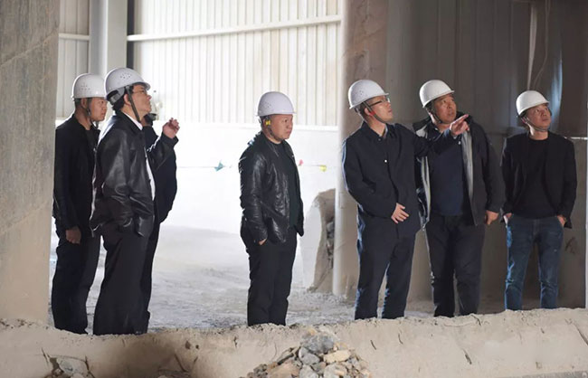 �F���~�ʭh(hu��n)���־��L������һ���W�R���u���������{(di��o)��