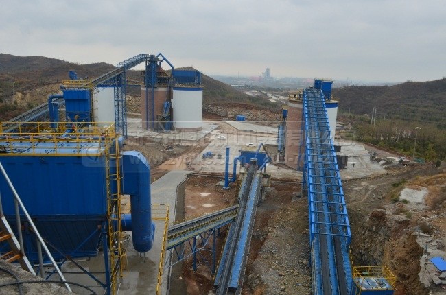 連接振動篩的脈沖袋式除塵器