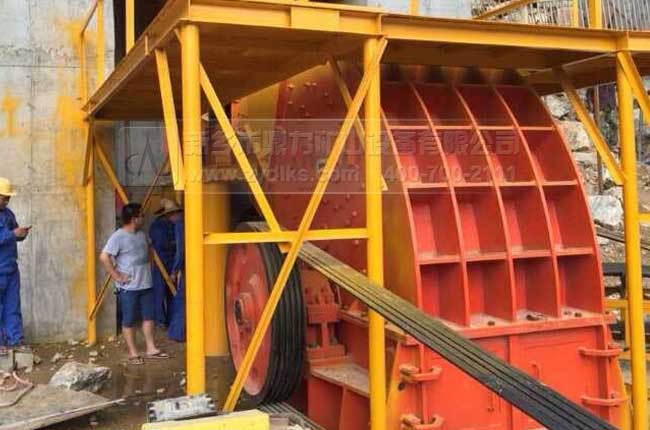 ʯ�����a(ch��n)���е���ӽo�ϙC(j��)���Nʽ����C(j��)