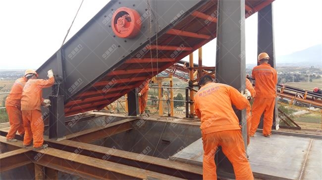 砂石生產(chǎn)線的振動篩安裝